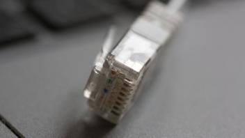 ARCHIV - Internetanbieter bieten bei zu langsamen Internet betroffenen Kunden zwar eine Preisminderung an. Die Berechnung bleibt aber oft intransparent. Foto: Fernando Gutierrez-Juarez/dpa-Zentralbild/dpa