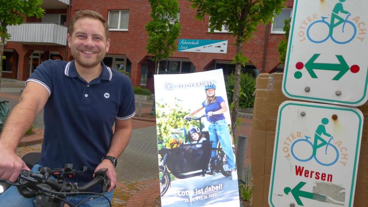 Auf ein großes Lotter Teilnehmerfeld beim Stadtradeln 2022 hofft Marc-Philipp Nikolay. Details dazu stehen im Flyer. Start für Radtouren durch die Gemeinde Lotte  ist beim Haus Hehwerth an der Bahnhofstraße.