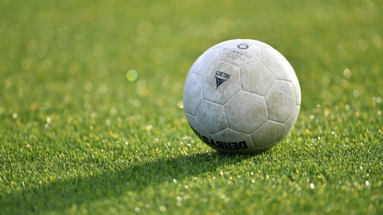  Fu�ball Oberliga Niedersachsen Fu�ball, Saison 2021/2022, Tus Bersenbr�ck - Rothenburger SV, 