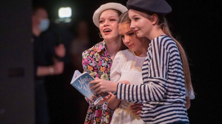 „New York, New York“ im Staatstheater Schwerin Theater 1.jpg