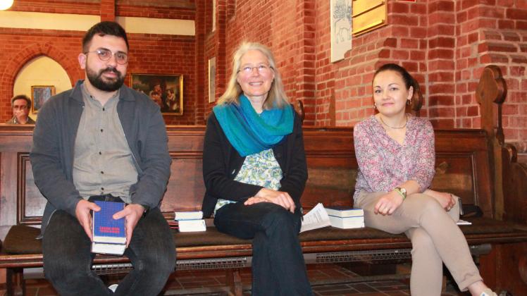 (vl) Jatar Ghannam, Katja Huenges und Kateryna Ivakhova engagieren sich für Integration und Toleranz in Hagenow