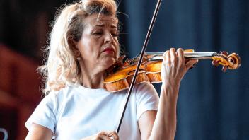 Peenemünde : Anne-Sophie Mutter probt mit dem New York Philharmonic im Kraftwerk Peenemünde
 19.05.2022 Foto Volker Bohlmann