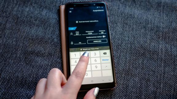 ILLUSTRATION - Schützt vor unberechtigtem Zugriff auf die Banking-App: ein starkes Passwort. Foto: Laura Ludwig/dpa-tmn ILLUSTRATION - Schützt vor unberechtigtem Zugriff auf die Banking-App: ein starkes Passwort. Foto: Laura Ludwig/dpa-tmn