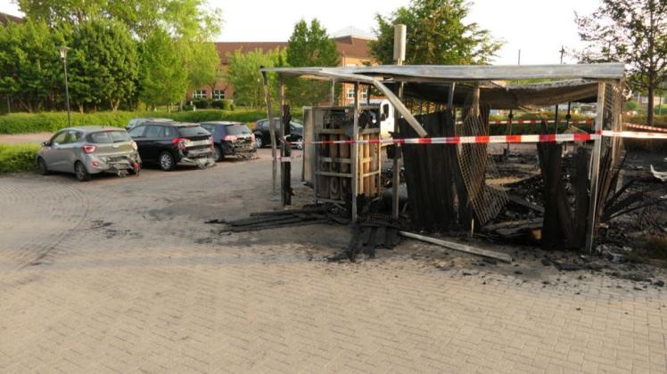 Fünf Autos wurden durch das Feuer in Kronshagen beschädigt.