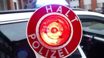 Fahrerin sah rot - eine 21-jährige Raserin wurde jetzt auf dem Osnabrücker Wall von der Polizei aus dem verkehr gezogen.