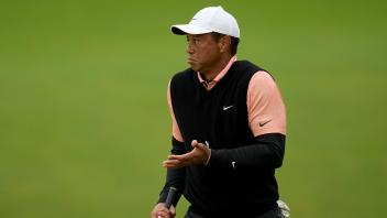 Tiger Woods musste zum ersten Mal in seiner Profi-Karriere bei einem Major-Turnier aufgeben.. Foto: Sue Ogrocki/AP/dpa