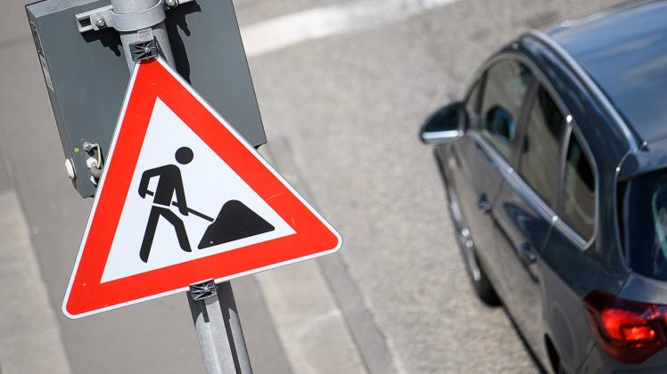 An vielen anderen Stellen in Rostock müssen sich Autofahrer in dieser Woche auf Verkehrseinschränkungen einstellen. (Symbolfoto)