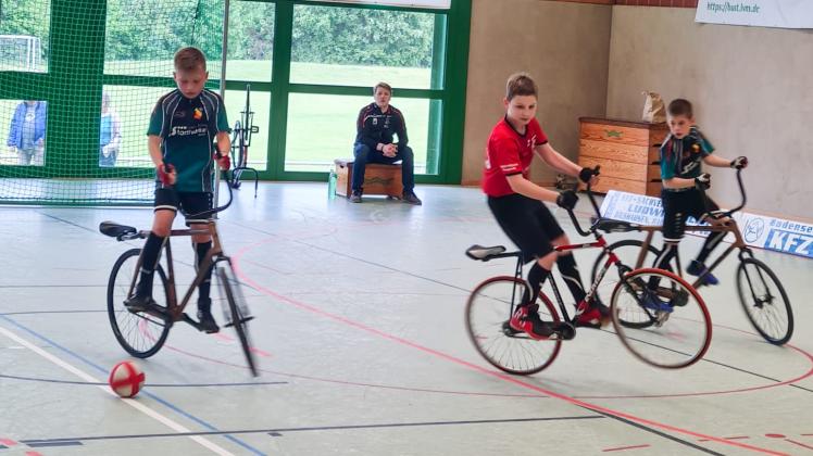 Junge Radballer Lennard Badel und Bence Lang