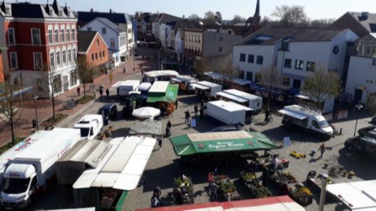 Der Barmstedter Wochenmarkt wird wegen Himmelfahrt um einen Tag vorverlegt.