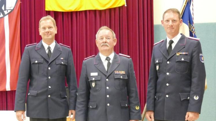 Bosaus Gemeindewehrführer Andreas Riemke (Mitte) musste ein schlechtes Ergebnis bei seiner Wiederwahl verdauen. Zu seinen Stellvertretern wurden Andy Uchneytz (links) und Andre Riemke gewählt.