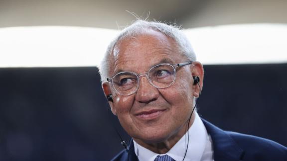 Rettete Hertha BSC vor dem drohenden Abstieg: Trainer Felix Magath. Foto: Christian Charisius/dpa Rettete Hertha BSC vor dem drohenden Abstieg: Trainer Felix Magath. Foto: Christian Charisius/dpa