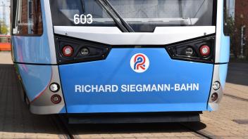 Vor kurzem benannte die Rostocker Straßenbahn AG eine eine Bahn nach ihrem ehemaligen Direktor Richard Siegmann. 