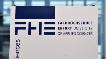ARCHIV - Der «Green Campus» der FH Erfurt wurde offiziell eröffnet. Bei dem Projekt handelt es sich um einen Experimentalbau in Holztafelbauweise. Foto: Martin Schutt/dpa-Zentralbild/dpa