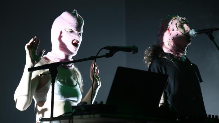 Pussy Riot in der Hamburger Elbphilharmonie