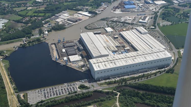 Fotovoltaik auf den Hallen der Meyer Werft wäre denkbar, sagt Jochen Zerrahn.