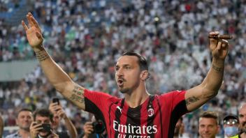 Zlatan Ibrahimovic wird voraussichtlich sieben bis acht Monate ausfallen. Foto: Antonio Calanni/AP/dpa