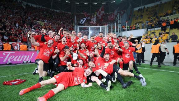 Kaiserslautern kehrt nach vier Jahren in die 2. Liga zurück. Foto: Jan Woitas/dpa Kaiserslautern kehrt nach vier Jahren in die 2. Liga zurück. Foto: Jan Woitas/dpa