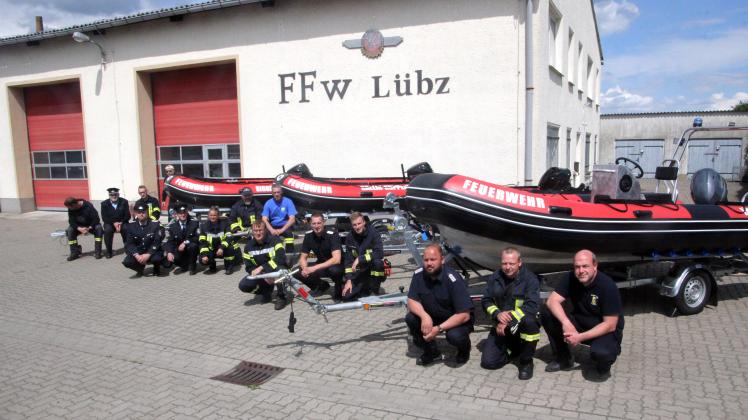Rettungsboote für die Feuerwehren