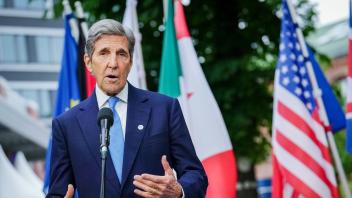Anstrengungen zur Umstellung auf Unabhängigkeit, auf erneuerbare, alternative Energie beschleunigen: John Kerry. Foto: Kay Nietfeld/dpa
