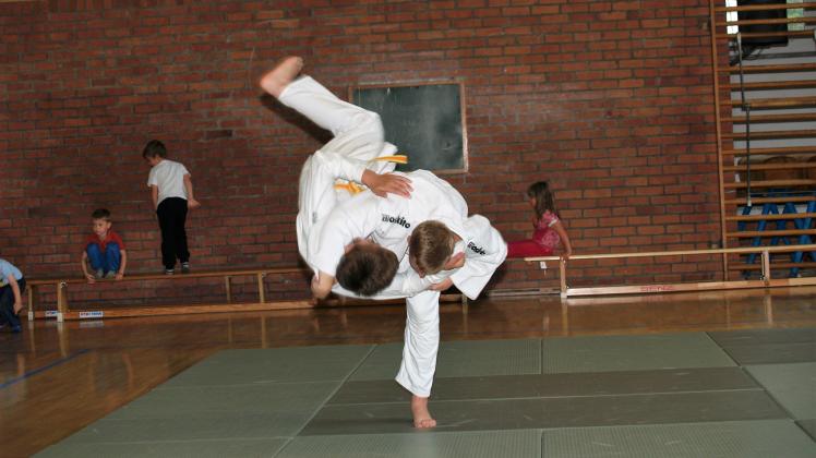 Wurftraining beim Judo-Verein Wittenburg