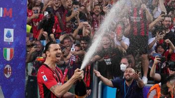 Hat eigenen Aussagen zufolge noch sie so sehr gelitten wie in der vergangenen Saison: Milan-Stürmer Zlatan Ibrahimovic. Foto: Spada/LaPresse/AP/dpa