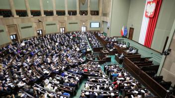 ARCHIV - Die Disziplinarkammer für Richter in Polen ist umstritten. Der Sejm hat nun ein Gesetz zur Abschaffung gebilligt. Foto: Wojciech Olkusnik/PAP/dpa/Archiv