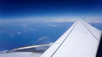 09.06.2021, Beliebtes Reiseziel der Deutschen, Mallorca. Ein Flugzeug der Eurowings fliegt dem Süden entgegen, Richtung