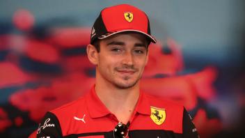 Hat in Monaco ein Heimspiel: Ferrari-Pilot Charles Leclerc. Foto: Daniel Cole/AP/dpa
