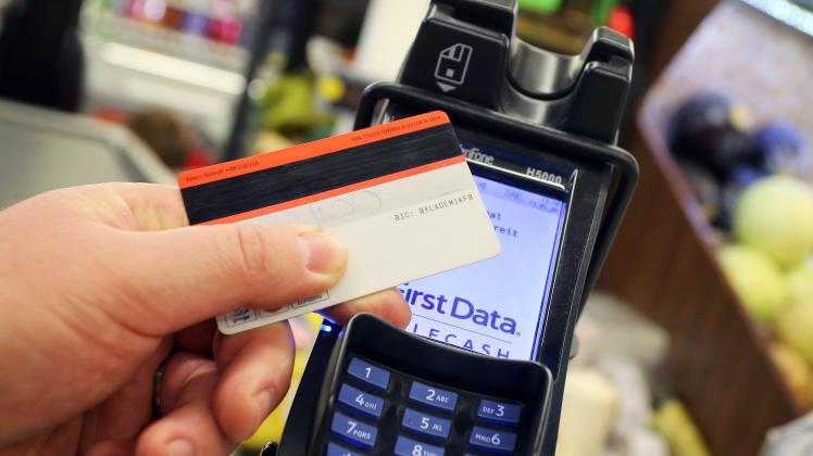 Bitte kein Bargeld: Dürfen Händler auf Kartenzahlung bestehen?