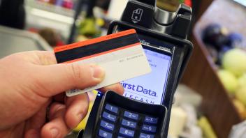 Bitte kein Bargeld: Dürfen Händler auf Kartenzahlung bestehen?