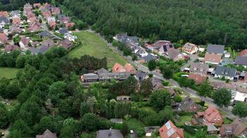 35 Grundstücke im Meppener Stadtteil Esterfeld sind betroffen: Ihre Bewohner haben einen Brief von der Stadt Meppen erhalten, weil auf ihren Grundstücken Kampfmittel liegen könnten. 