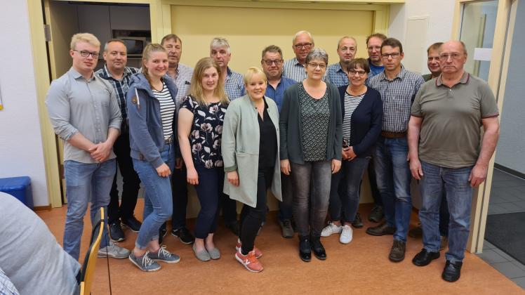 Vorstands- und Beiratsmitglieder der Dorfgemeinschaft Bergedorf