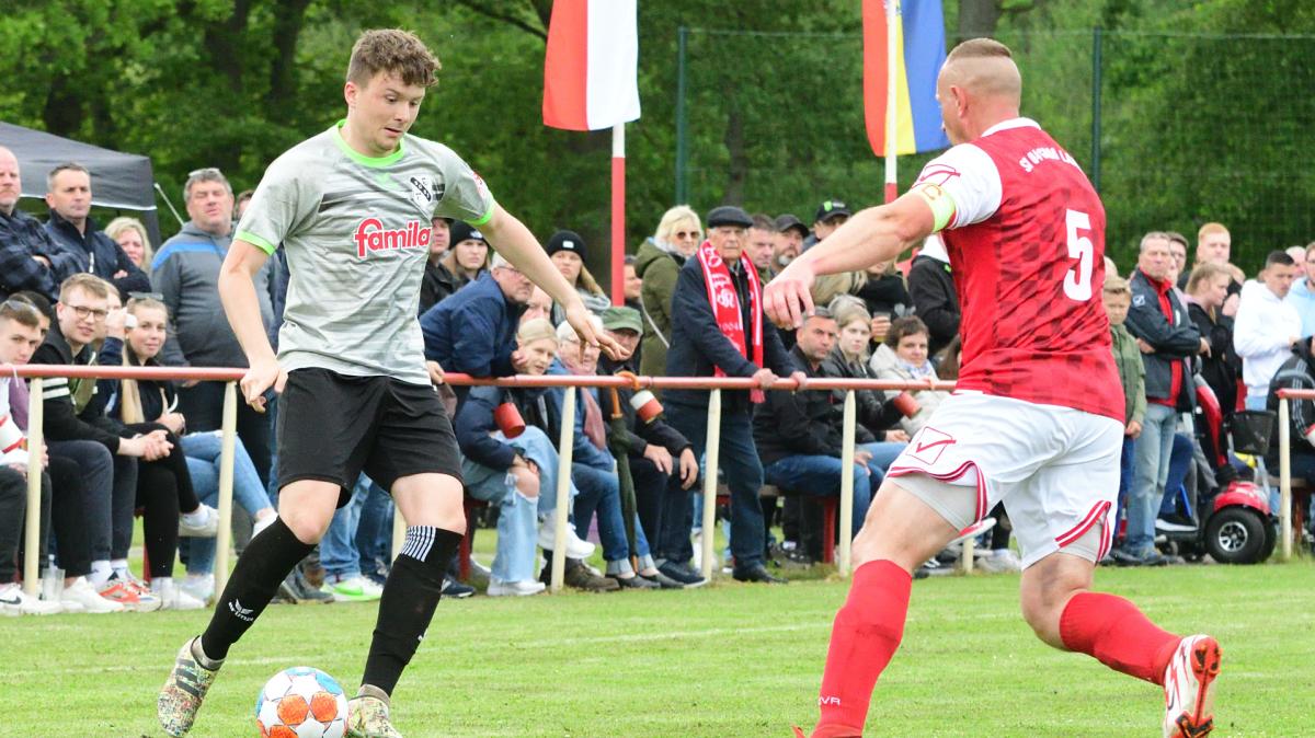 Aufstieg SV Gro Laasch Schie t Sich In Die Kreisoberliga SVZ