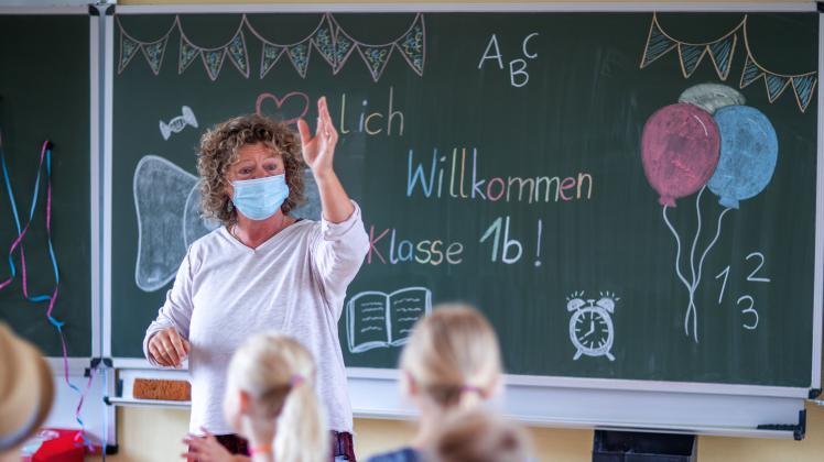 Coronavirus - Erster Schultag nach Sommerferien in Rostock