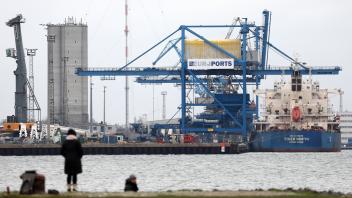 Seehafen Rostock Port informiert über aktuelle Zahlen