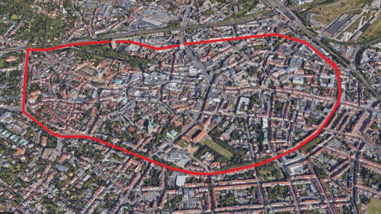 Eine Runde ist 4,65 Kilometer lang: Der Vorschlag, aus dem gesamten Wallring eine Einbahnstraße zu machen, stößt beim Fachbereich Städtebau auf Ablehnung.