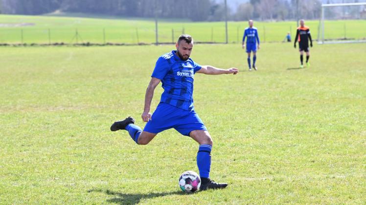 Auch dank eines Treffers von Noah Wolf gewann die Schwaaner Eintracht II das Kreisklasse-Derby beim SV Klein Belitz II.