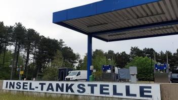 Der Tankrabatt kommt an der Insel-Tankstelle auf Amrum frühestens am 8. Mai.