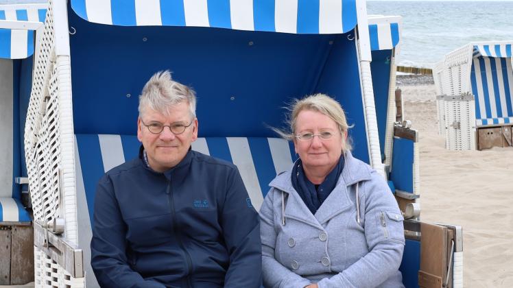 Roger Schmidt und Manuela Semder sind der neue Vorsitzende und die neue stellvertretende Vorsitzende der Kreisvereinigung Rostock der Freien Wähler MV.