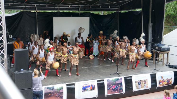Mehr als 2000 Zuschauer verfolgten die beiden bisherigen Afrikafeste auf der Waldbühne Ahmsen und waren begeistert vom Programm.