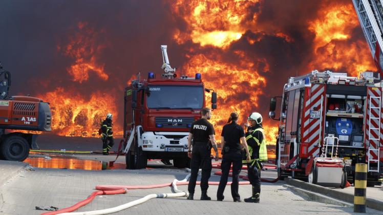 Brand in Rostocker Entsorgungsunternehmen