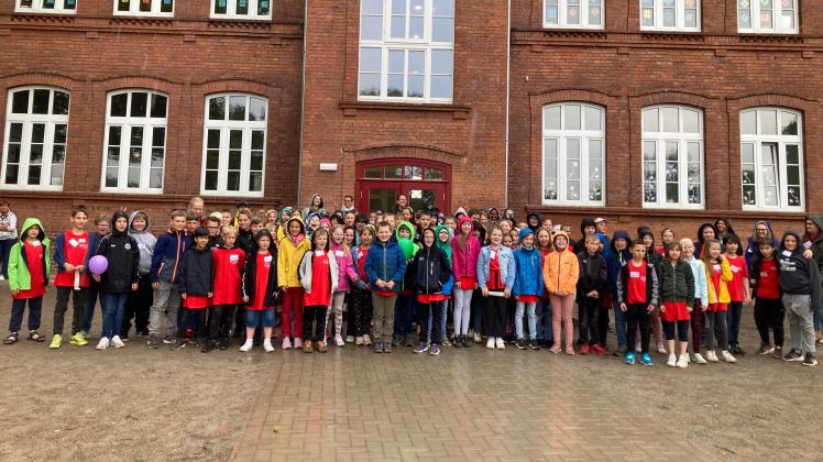Nach zwei Jahren Corona-Zwangspause konnten sich die Grundschüler aus Bönningstedt und Crivitz endlich wieder besuchen.