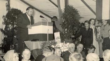 Emil Ewald, der Geschäftsführer des Nordfriesischen Vereins, hielt die Festrede beim Friesenkongress 1952 in Husum. 