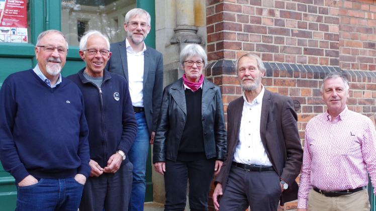 Die Vorstandsmitglieder der Universitäts-Gesellschaft (von links): Hermann Möden, Michael Adam, Carsten Jöhnk, Ursula Reimers, Hans-Christian Schröder, Rainer Ochmann