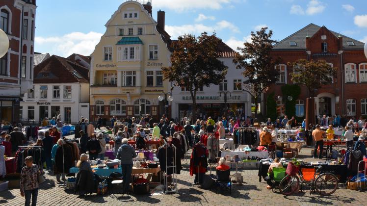 Eckernförde: Flohmarkt für Unicef startet zu den Sprottentagen | SHZ