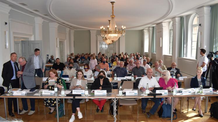 Auf der Stadtvertretersitzung am 16. Mai hatten die Fraktionen viel Beratungsbedarf. 