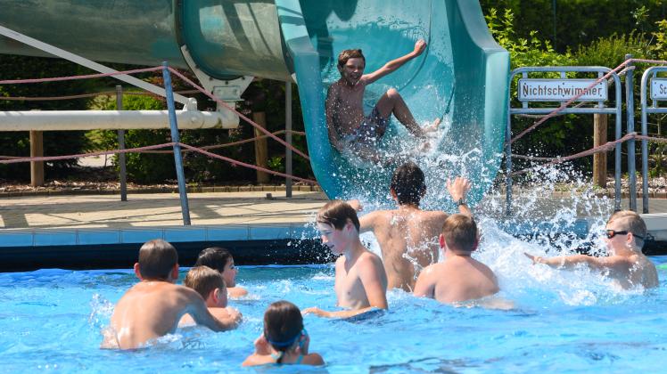 author Nächstes Jahr wird das Bersenbrücker Freibad abgerissen und erneuert. Auch die Rutschr verschwindet.