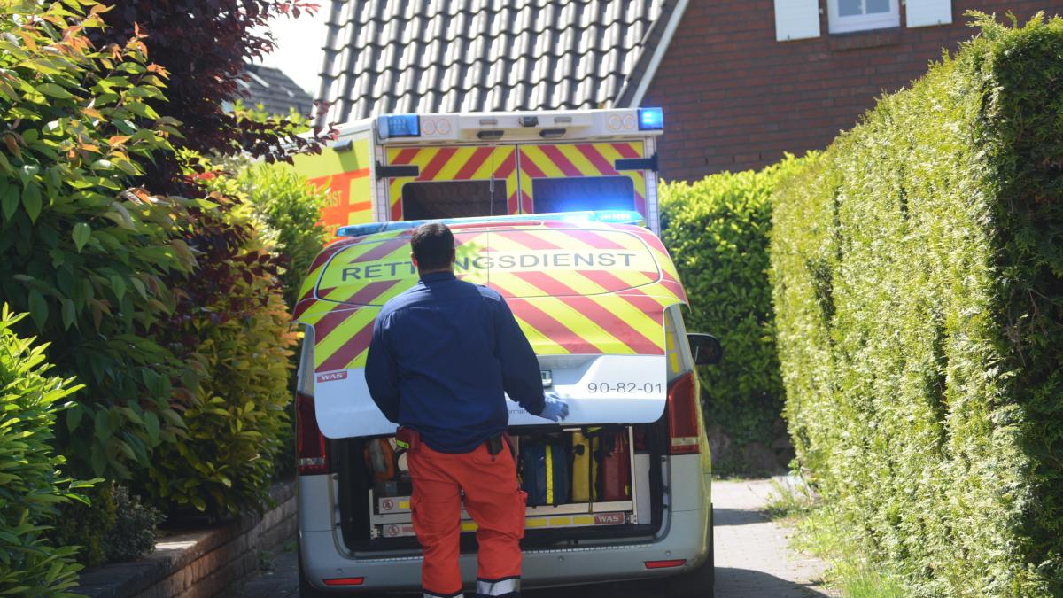 Unfall in Willinghusen Junge fällt in Gartenteich