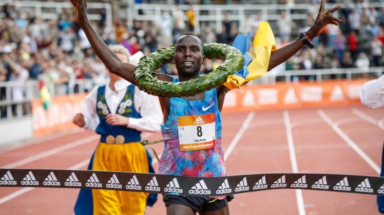 Felix Kirwa aus Kenia hat den Stockholm-Marathon gewonnen. Foto: Johan Jeppsson/TT News Agency/AP/dpa