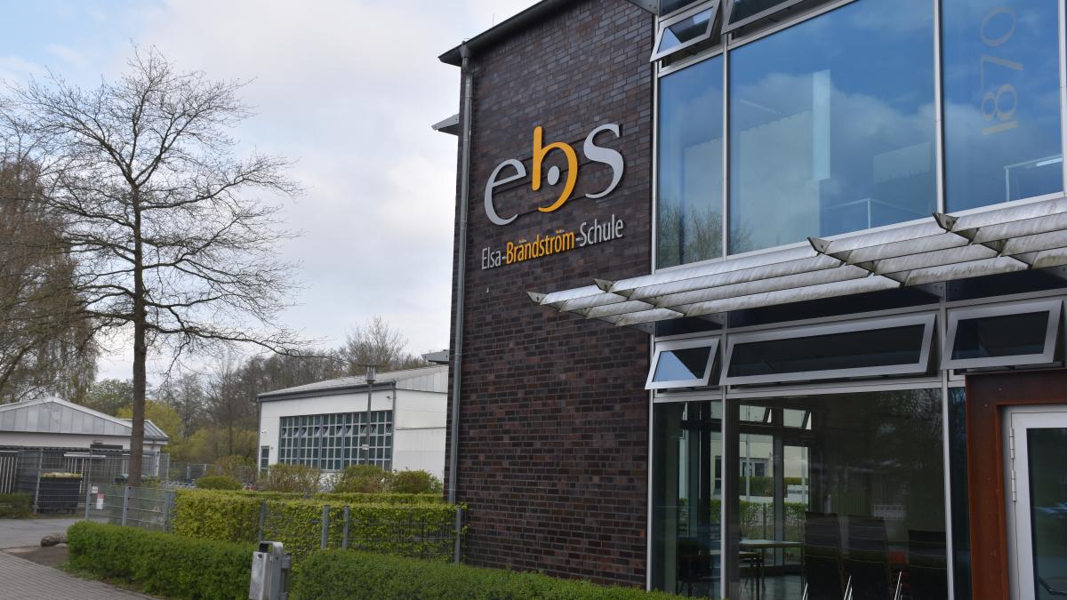 Elmshorn Rathaus EBS-Anbau fällt Rathaus-Neubau in Elmshorn zum Opfer